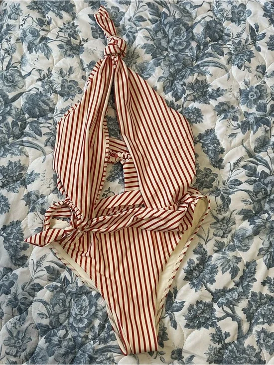 For love and lemons Havana O ring swimsuit striped one piece - Picture 5 of 13